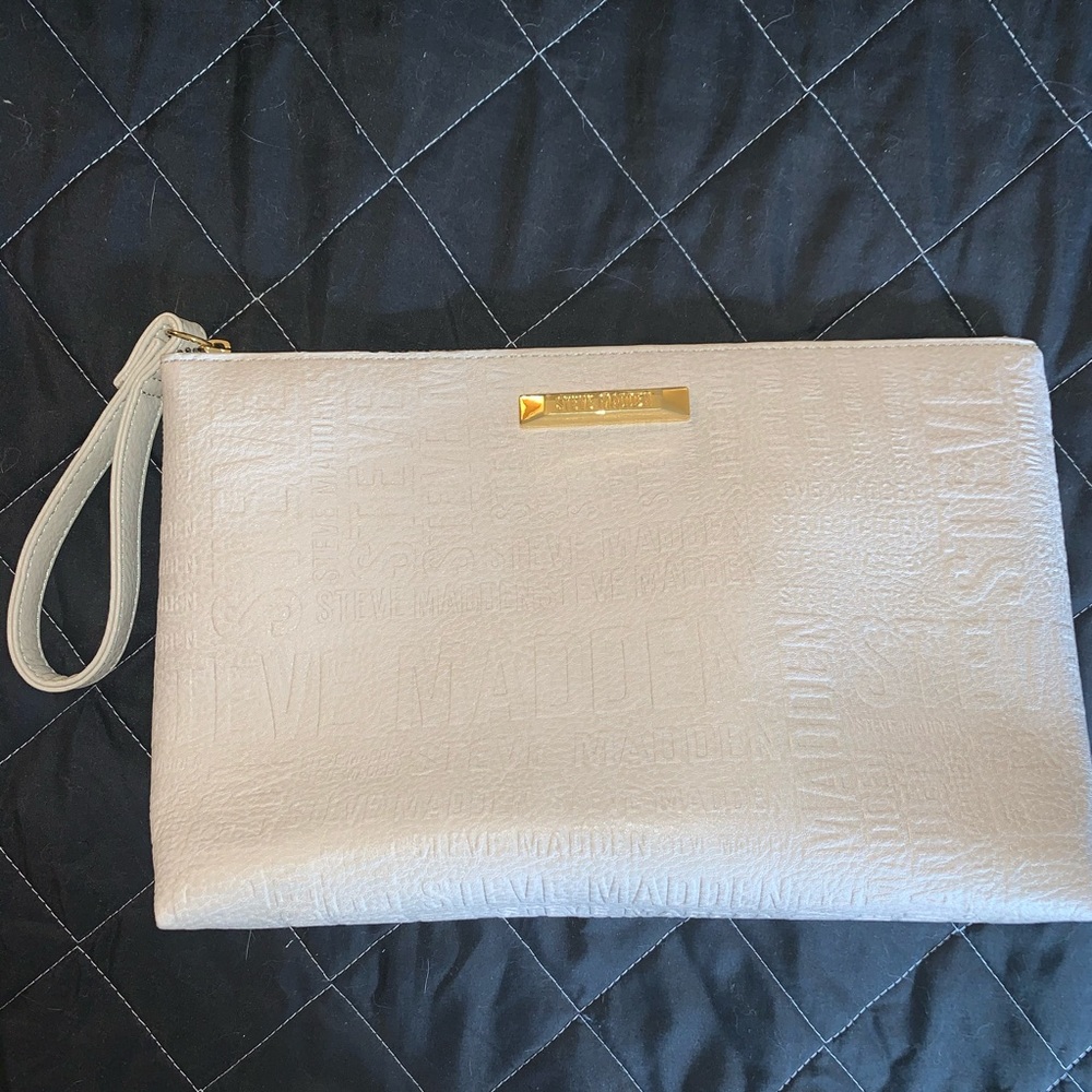 NWOT Steve Madden Wristlet Bag